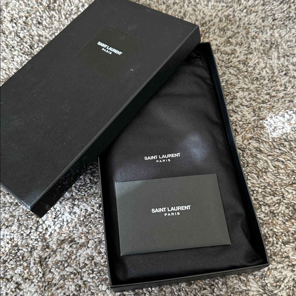 Authentic Saint Laurent Studded Zip Around Wallet Grain de Poudre Black Silver - Picture 14 of 14